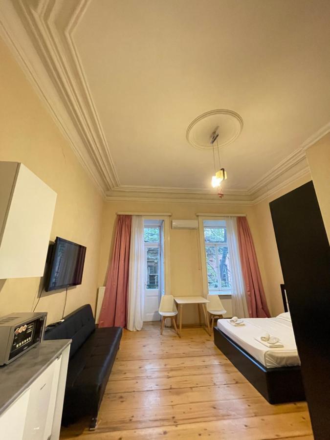 Downtown Room Tbilisi Bagian luar foto