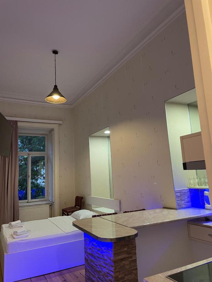Downtown Room Tbilisi Bagian luar foto