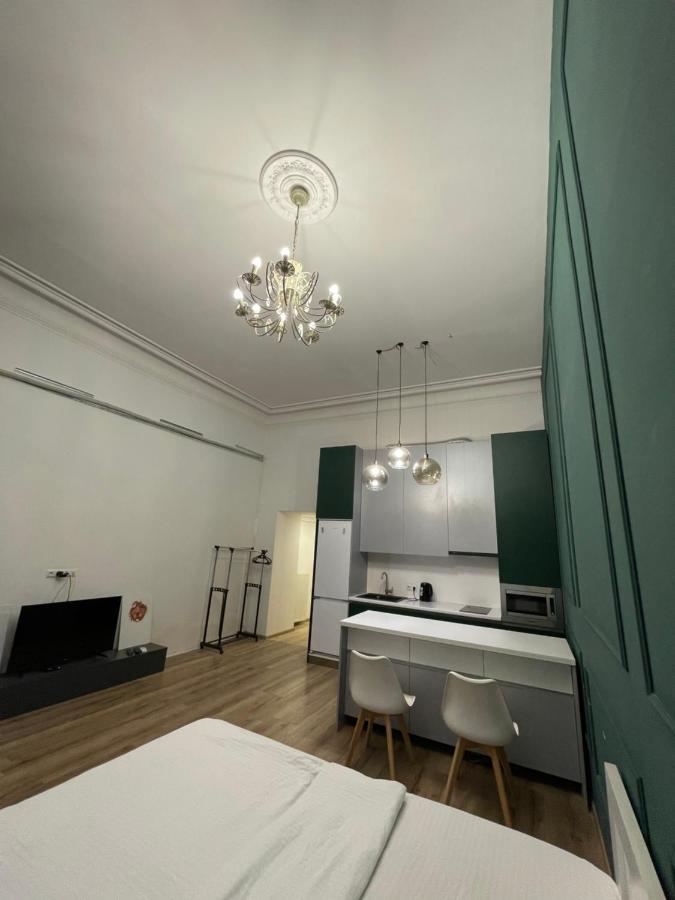 Downtown Room Tbilisi Bagian luar foto