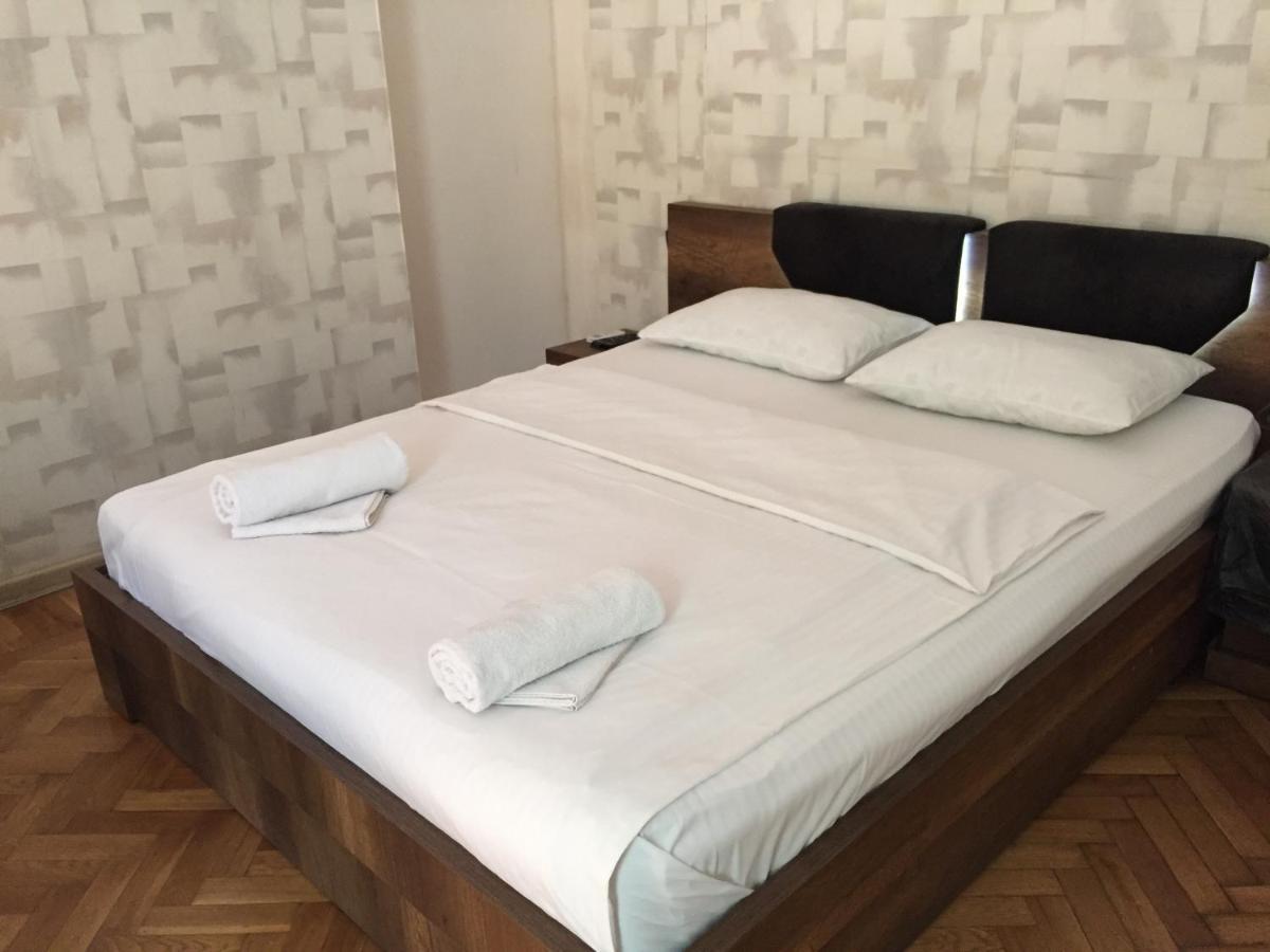 Downtown Room Tbilisi Bagian luar foto